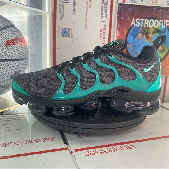 🆕 Nike Air VaporMax Plus 'Eagles' - Picture 13 of 13